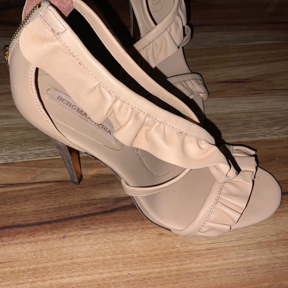 BCBGMaxazria Peach Leather Ruffle Sandals - Picture 2 of 5